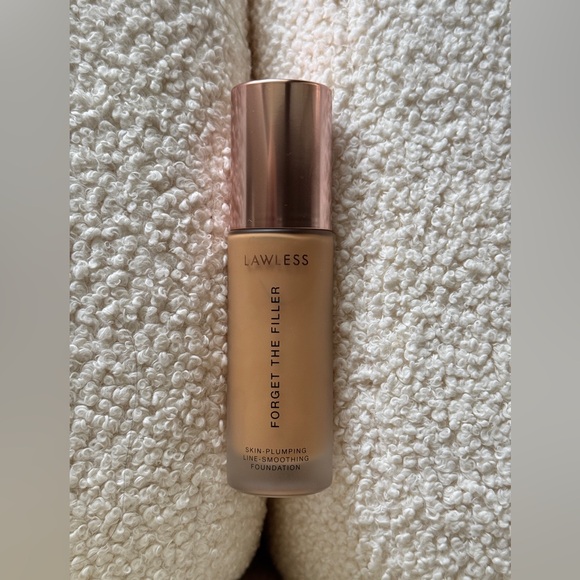 LAWLESS Other - New Lawless forget the filler skin plumping foundation shade 6L